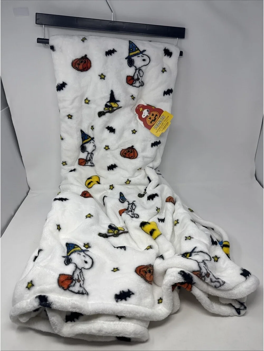 Snoopy Peanuts White Halloween Blanket Size 50x70